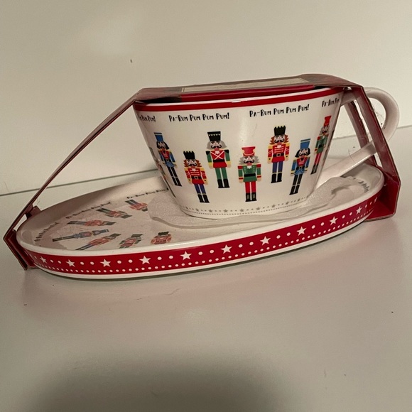 Ridgefield Home nutcracker snack set - Picture 2 of 6